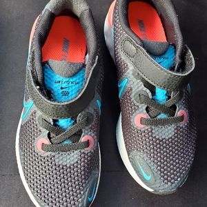 Nike Renew Run Preschool Shoe's size 12- NEW